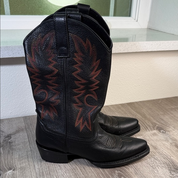 Stylish Black and Brown Western Heeled Boots - Picture 1 of 7
